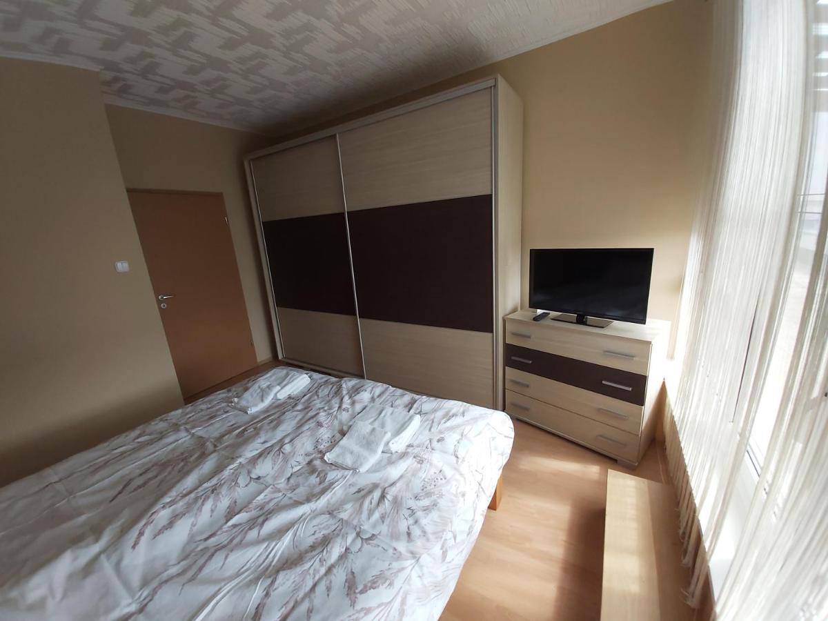 Magnum Apartman Pécs Esterno foto